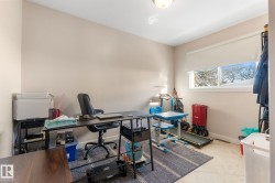 Office area with baseboards - 