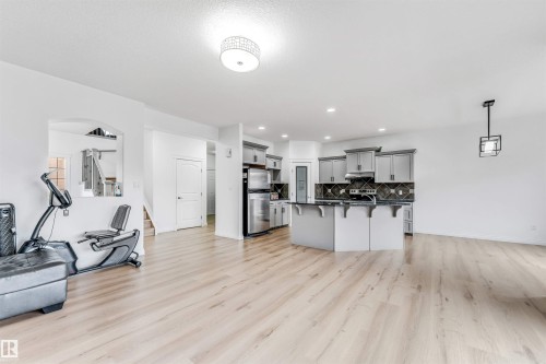 3319 18 Street, Edmonton, AB - Indoor