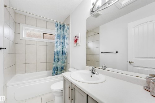 3319 18 Street, Edmonton, AB - Indoor Photo Showing Bathroom