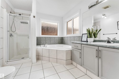 3319 18 Street, Edmonton, AB - Indoor Photo Showing Bathroom