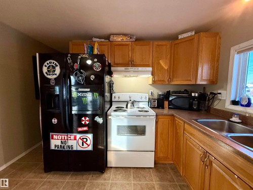 5072 43 St, Drayton Valley, AB - Indoor Photo Showing Kitchen With Double Sink