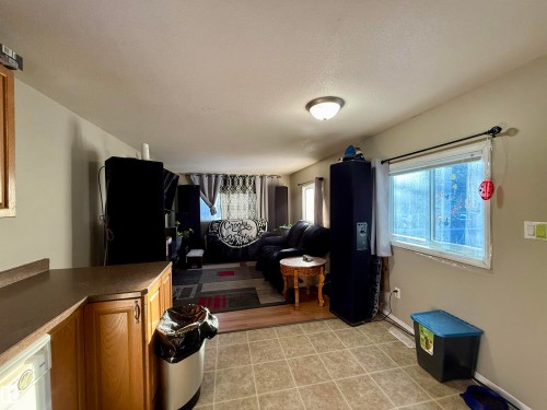 5072 43 St, Drayton Valley, AB - Indoor