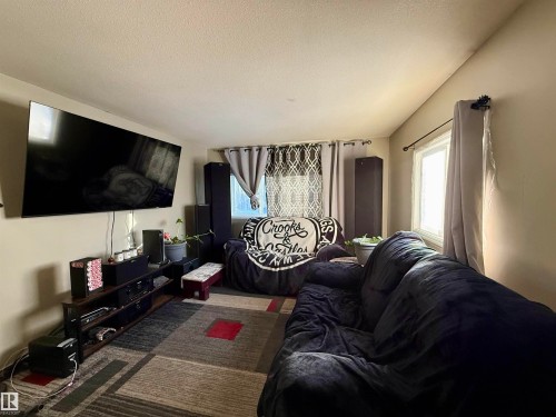 5072 43 St, Drayton Valley, AB - Indoor Photo Showing Living Room