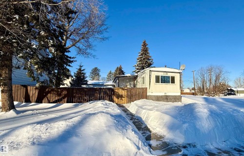 5072 43 St, Drayton Valley, AB - Outdoor