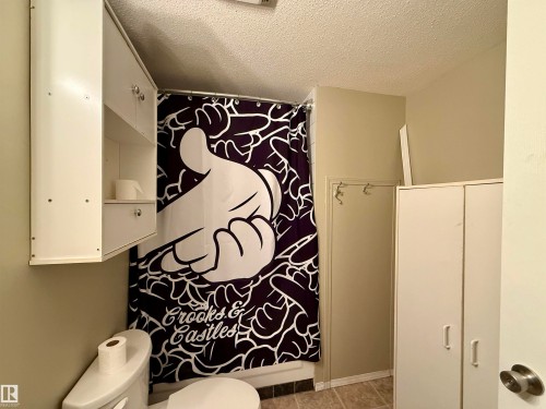 5072 43 St, Drayton Valley, AB - Indoor