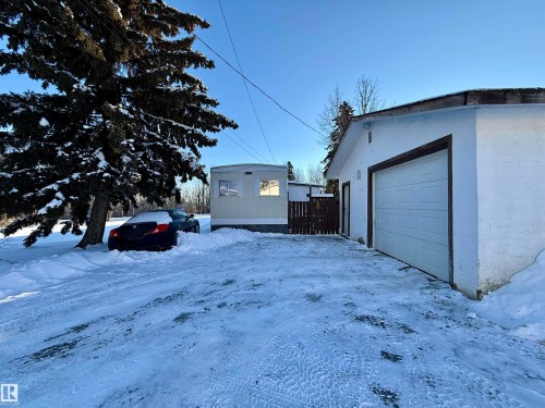 5072 43 St, Drayton Valley, AB - Outdoor