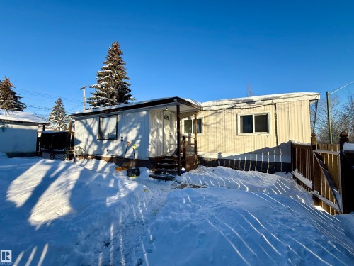 5072 43 St, Drayton Valley, AB - Outdoor