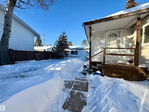 5072 43 St, Drayton Valley, AB - Outdoor
