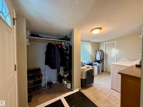 5072 43 St, Drayton Valley, AB - Indoor