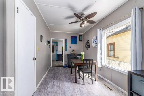 10933 93 Street, Edmonton, AB - Indoor