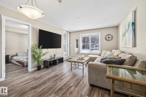 109 5370 Chappelle Road, Edmonton, AB - Indoor Photo Showing Living Room