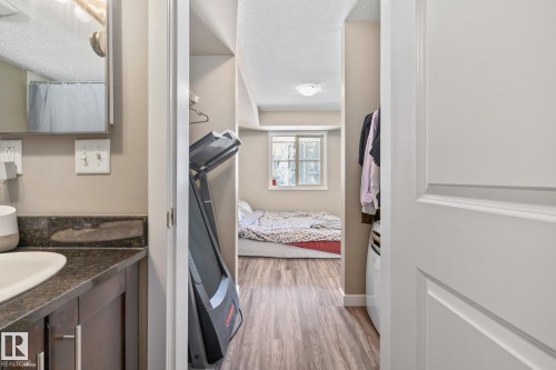 109 5370 Chappelle Road, Edmonton, AB - Indoor Photo Showing Bathroom