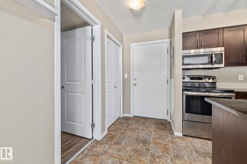 109 5370 Chappelle Road, Edmonton, AB - Indoor Photo Showing Kitchen