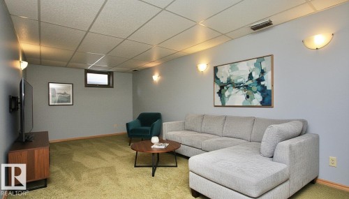 3905 65 Street, Camrose, AB - Indoor