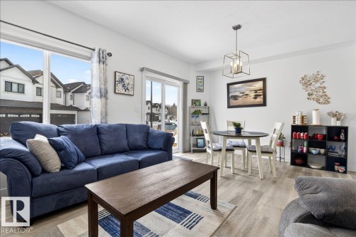 67 5122 213A Street, Edmonton, AB - Indoor Photo Showing Living Room