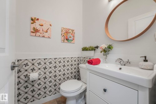 3 450 Mcconachie Way, Edmonton, AB - Indoor Photo Showing Bathroom