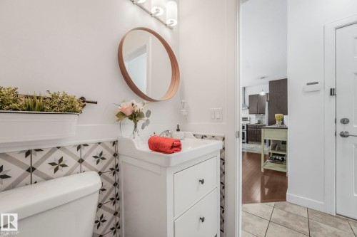 3 450 Mcconachie Way, Edmonton, AB - Indoor Photo Showing Bathroom
