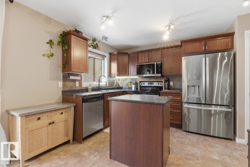 3820 53 Street, Gibbons, AB - Indoor Photo Showing Kitchen