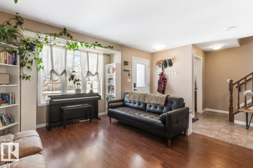 3820 53 Street, Gibbons, AB - Indoor Photo Showing Living Room