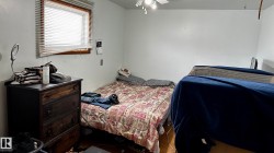 Bedroom with ceiling fan - 