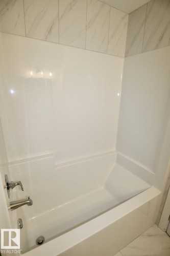 4918 47 Street, Gibbons, AB - Indoor Photo Showing Bathroom