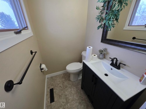 5213 46 Avenue, Drayton Valley, AB - Indoor Photo Showing Bathroom