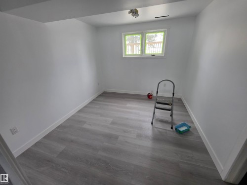 5213 46 Avenue, Drayton Valley, AB - Indoor Photo Showing Other Room