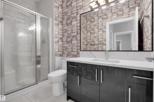 105 160 Magrath Road, Edmonton, AB - Indoor Photo Showing Bathroom