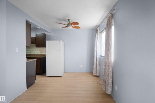 887 Abbottsfield Road, Edmonton, AB - Indoor