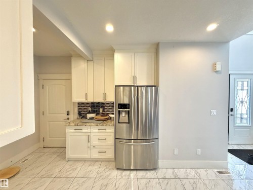 1273 Adamson Drive, Edmonton, AB - Indoor Photo Showing Kitchen