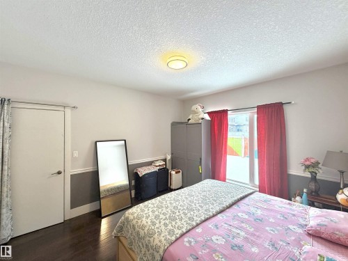 1273 Adamson Drive, Edmonton, AB - Indoor Photo Showing Bedroom