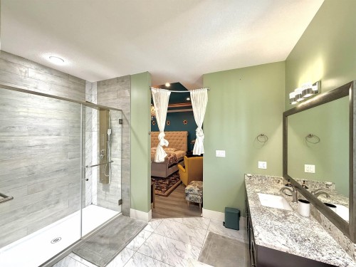1273 Adamson Drive, Edmonton, AB - Indoor Photo Showing Bathroom
