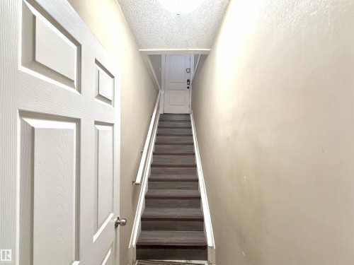 1273 Adamson Drive, Edmonton, AB - Indoor Photo Showing Other Room