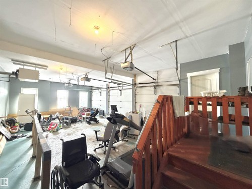 1273 Adamson Drive, Edmonton, AB - Indoor