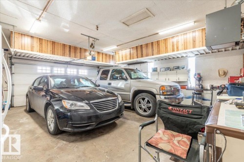 23 Allen Place, Leduc, AB - Indoor Photo Showing Garage