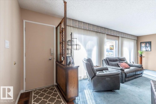 23 Allen Place, Leduc, AB - Indoor Photo Showing Living Room