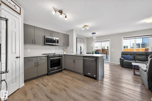 9040 Cooper Link, Edmonton, AB - Indoor Photo Showing Kitchen