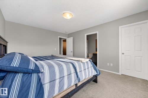 9040 Cooper Link, Edmonton, AB - Indoor Photo Showing Bedroom
