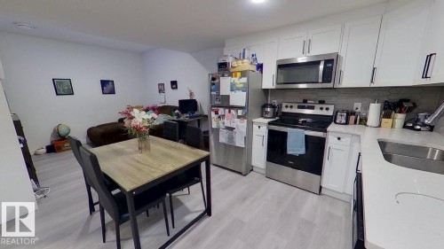1758 Erker Way, Edmonton, AB - Indoor Photo Showing Kitchen