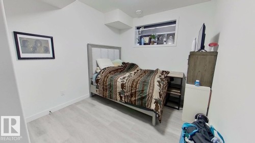 1758 Erker Way, Edmonton, AB - Indoor Photo Showing Bedroom