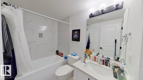 1758 Erker Way, Edmonton, AB - Indoor Photo Showing Bathroom