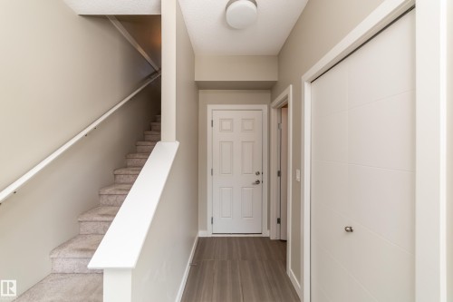 22 2560 Pegasus Boulevard, Edmonton, AB - Indoor Photo Showing Other Room