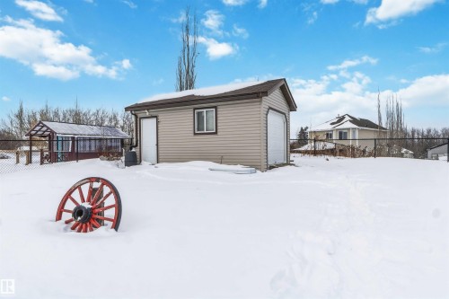 40 Landing Trails Drive, Gibbons, AB - Outdoor