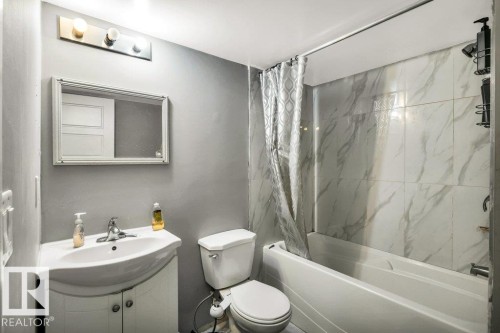 2920 30 Street, Edmonton, AB - Indoor Photo Showing Bathroom