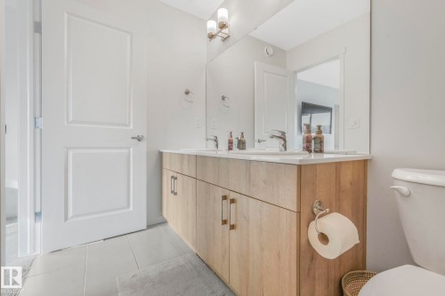 7182 177A Avenue, Edmonton, AB - Indoor Photo Showing Bathroom
