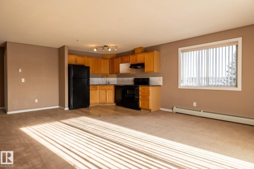 317 240 Spruce Ridge Road, Spruce Grove, AB - Indoor Photo Showing Kitchen