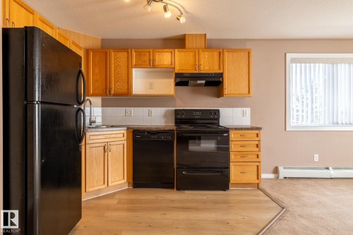 317 240 Spruce Ridge Road, Spruce Grove, AB - Indoor Photo Showing Kitchen