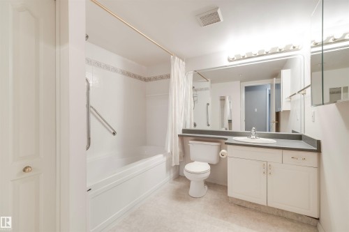 209 17150 94A Avenue, Edmonton, AB - Indoor Photo Showing Bathroom