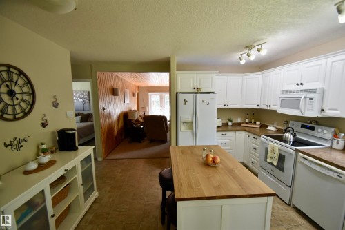 223 11502 Twp Rd 604, Rural St. Paul County, AB - Indoor Photo Showing Kitchen