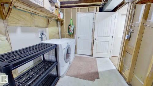5322 55 Avenue, Bashaw, AB - Indoor Photo Showing Laundry Room